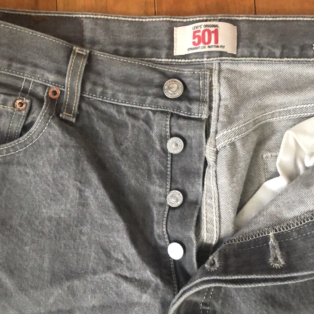 S O L D Levi’s 501 Grey Wash W 36 L 32 - Picture 3 of 7